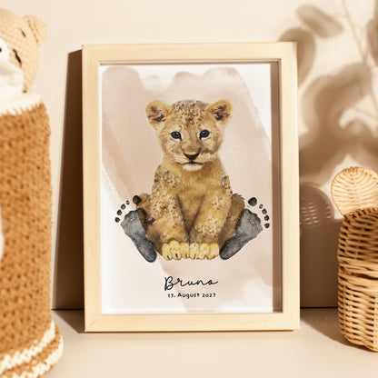 Fußabdruck Poster „Löwe“ – personalisierbar